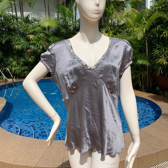 Gray 100% Silk Sunny Leigh Silver Sequin Blouse, Size Medium, Lightweight, Soft - Picture 1 of 8